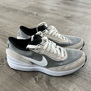 Great condition Nike Waffle One. Youth size 5.
